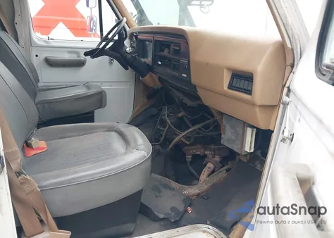 1984 Ford Econoline E250 Van z USA, uszkodzony, nr VIN 1FTEE24Y9EHB03445